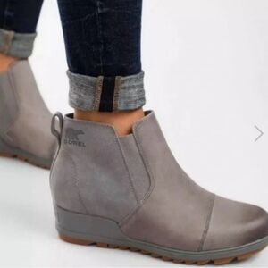 Sorel Evie Waterproof Pull On Chelsea Hidden Wedge Bootie Treaded Lug Sole Sz 7
